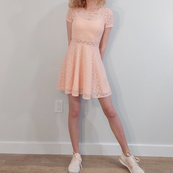 H&M Peach Lace Short Sleeve Dress - Picture 3 of 10